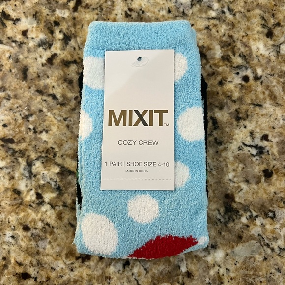 New - Mixit Crew Socks with a Holiday Penguin Design - Blue, Black, and White - Picture 2 of 5